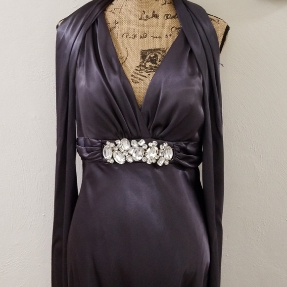 Exquisite Metallic Gown - Picture 7 of 7